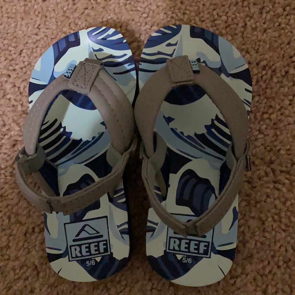 Toddler Reef Sandals Size 5/6
